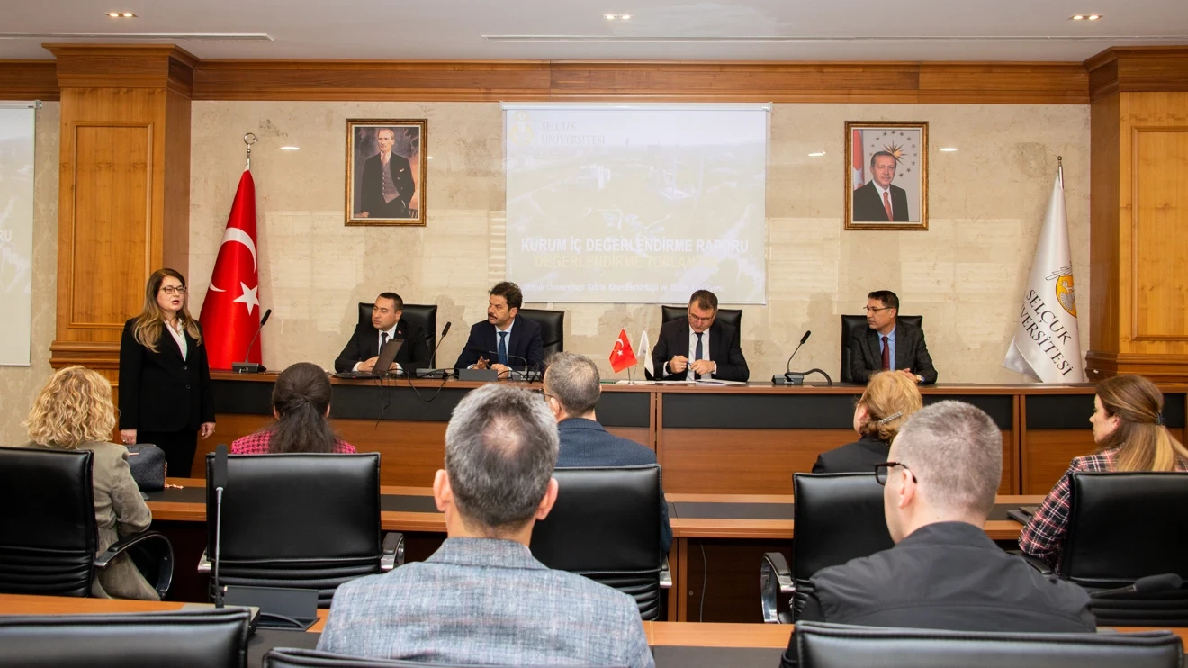 Selçuk Üniversitesi Kalite Komisyonu Toplantısı Üst Yönetim Katılımıyla Gerçekleştirildi